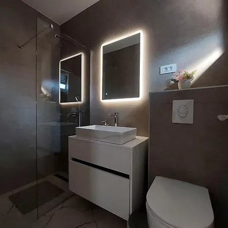 Sunshine - Zadar, * Vrsi